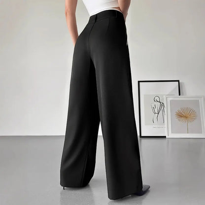 Pantalon noir femme tendance et chic, coupe fluide et élégante