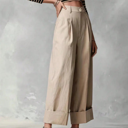 Pantalon femme beige avec larges revers aux chevilles SecretBombe