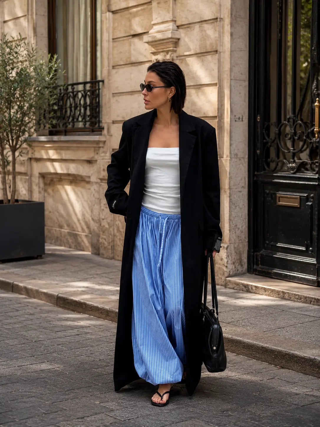 Tenue mode femme élégante et confortable avec pantalon rayé bleu SecretBombe