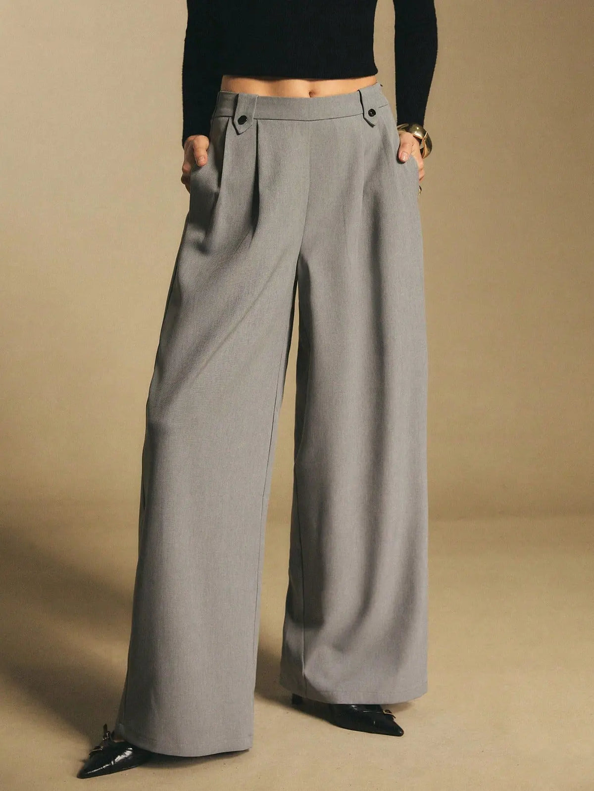 Pantalon large femme gris à plis et coupe ample SecretBombe