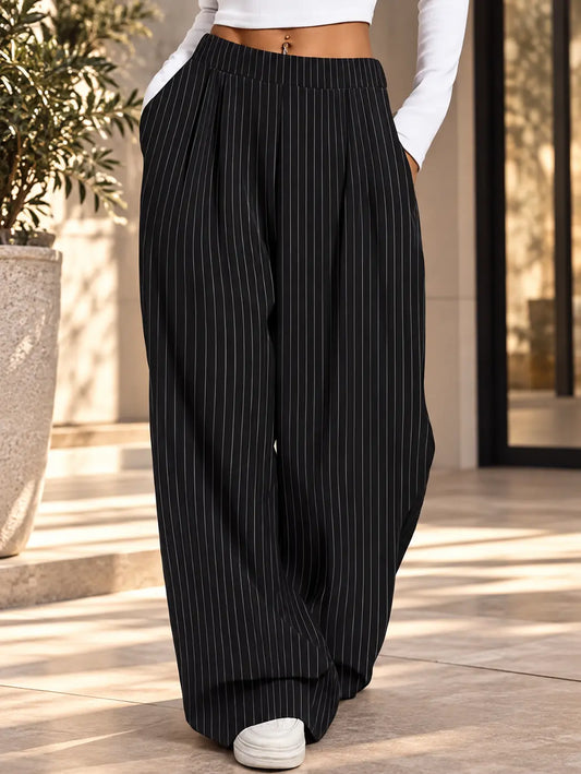 Pantalon large femme noir à fines rayures verticales SecretBombe