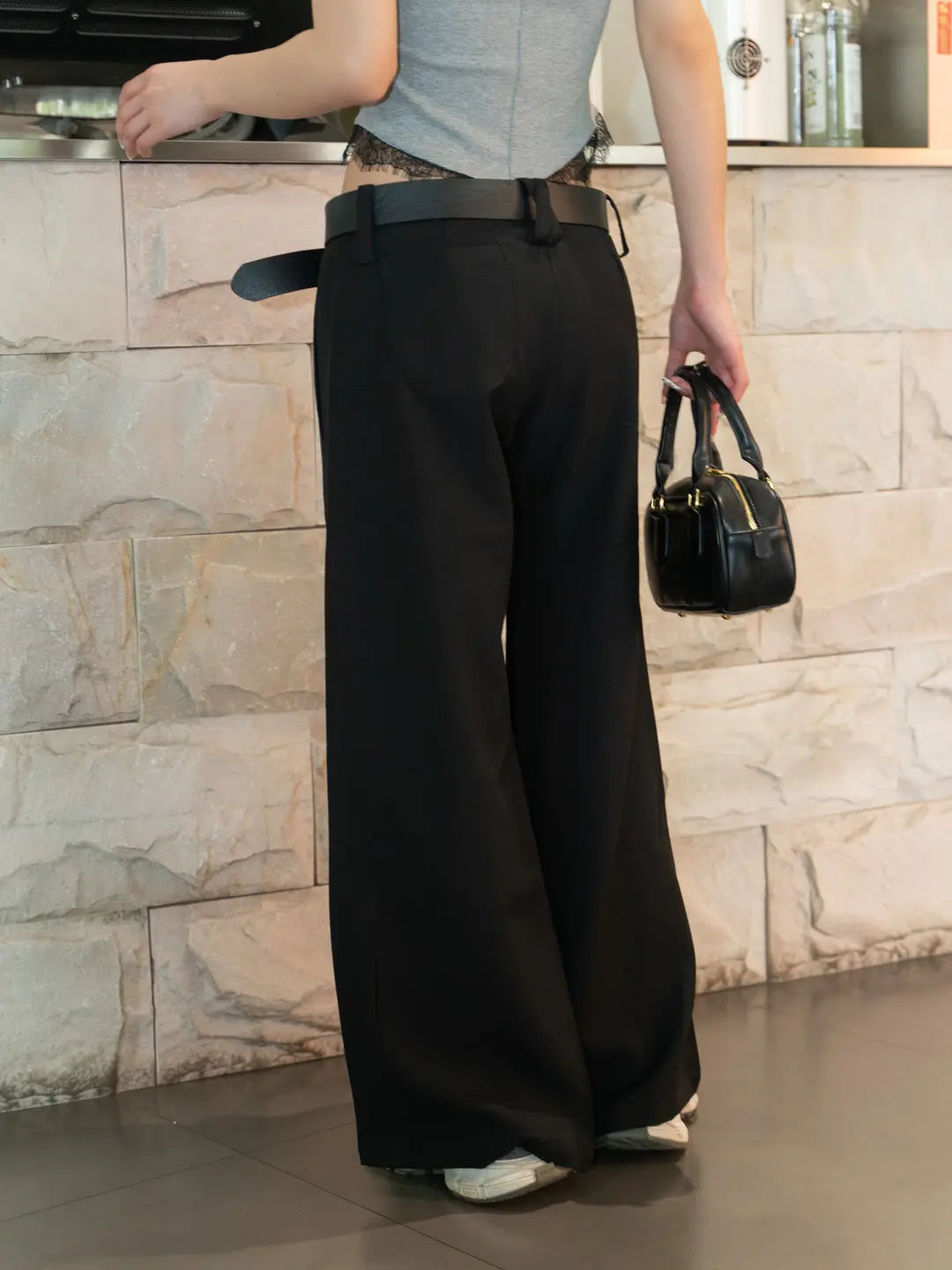 Vue de face pantalon large TR noir SecretBombe pour femmes