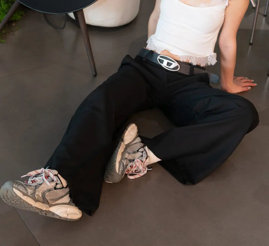 Pantalon large noir SecretBombe tissu lisse et qualitatif