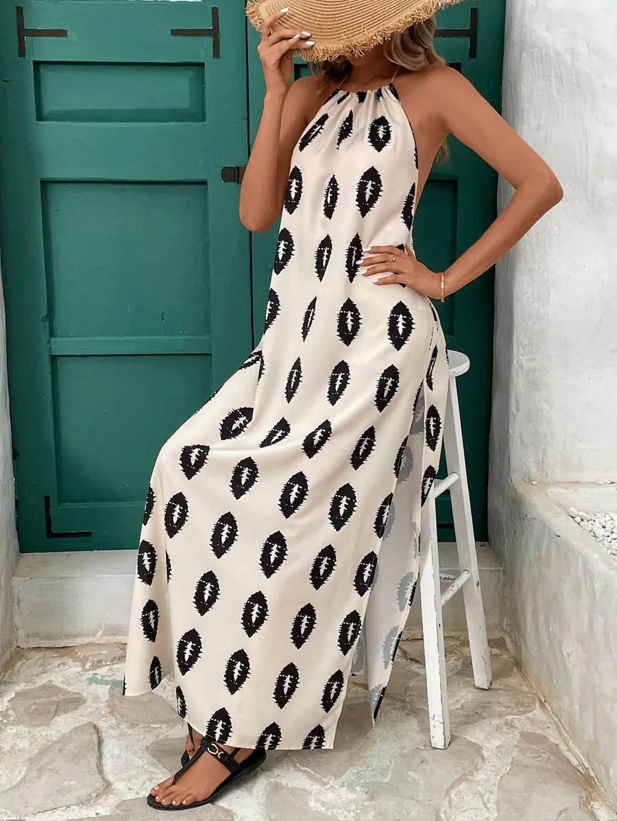 Robe bohème d’été avec dos entièrement ouvert et détails pampilles, élégante et confortable.