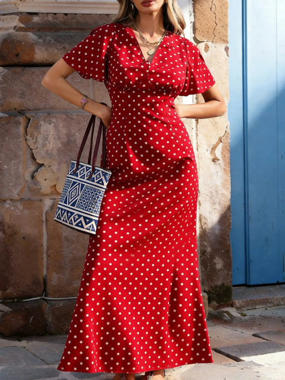 Robe longue rouge à pois blancs avec manches papillon pour femme