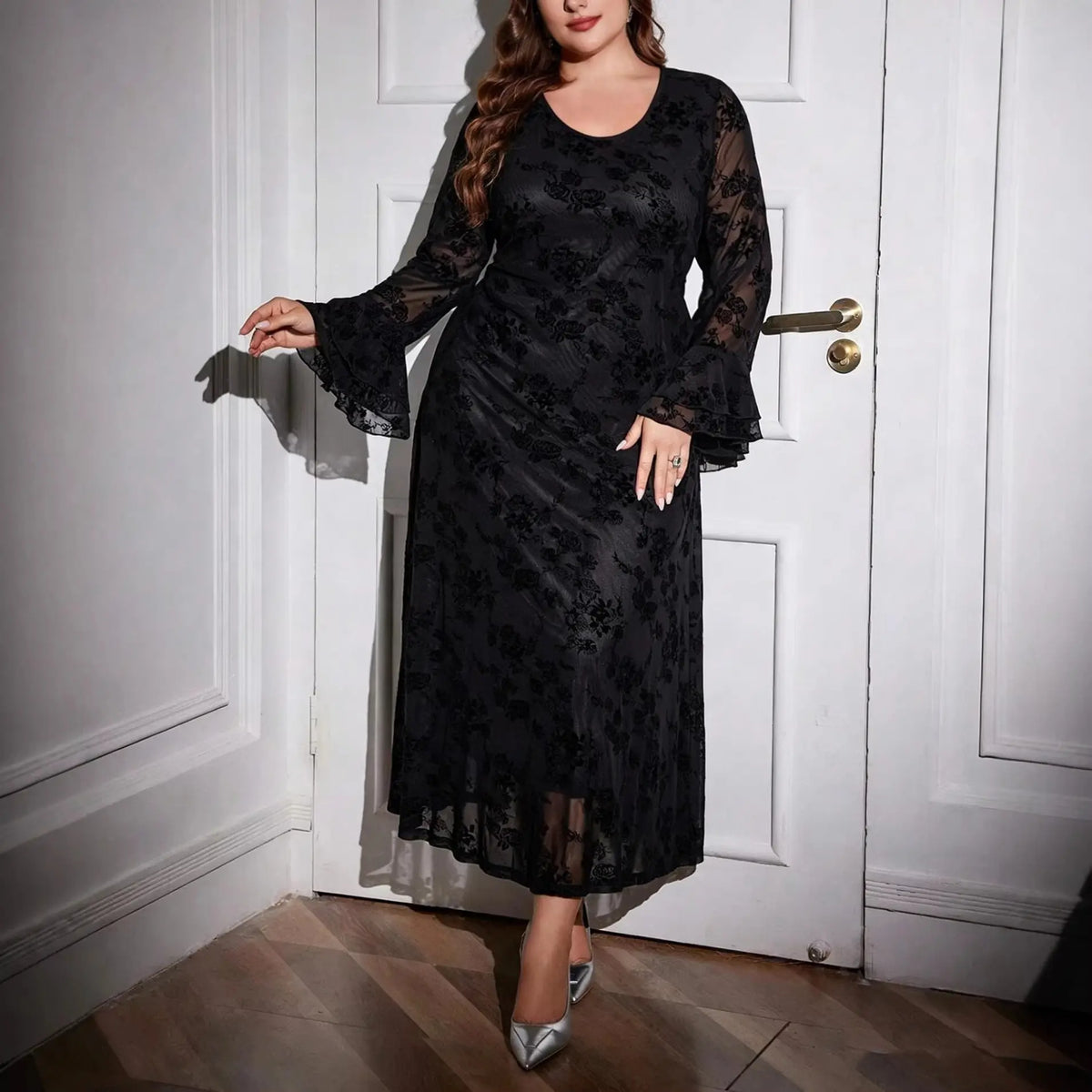 Robe noire en dentelle pour un look chic et féminin SecretBombe