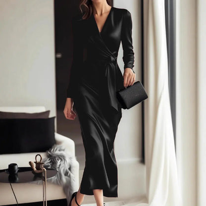 Robe midi portefeuille satinée noire élégante – SecretBombe