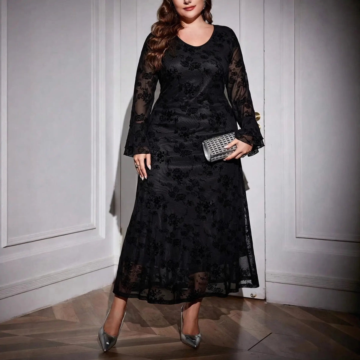 Robe noire en dentelle à coupe évasée pour femme SecretBombe