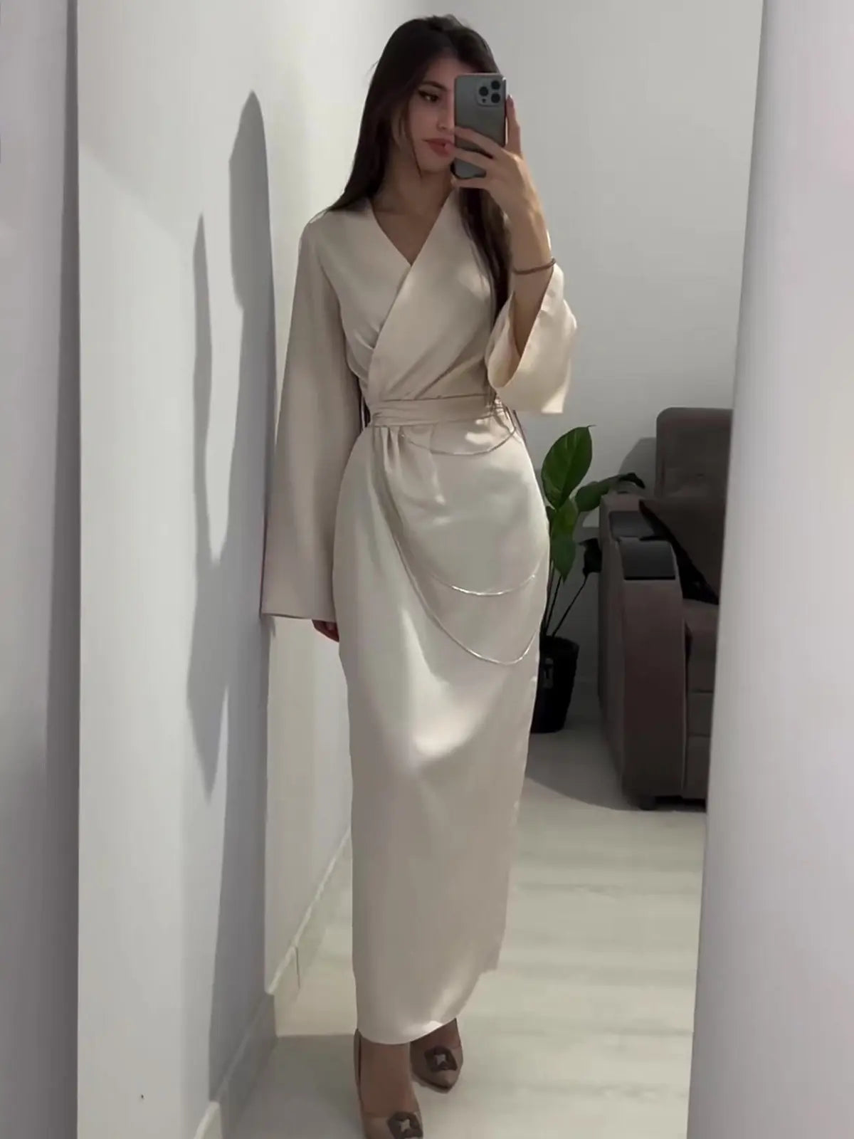 Robe longue satinée luxueuse, idéale pour les grandes occasions