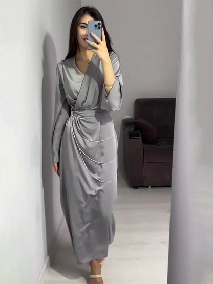 Détails des plis et du tissu mercerisé effet satin pour un rendu luxueux
