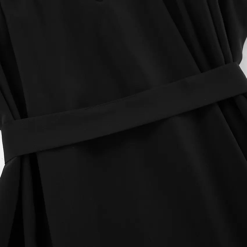 Robe trapèze noire chic idéale pour une soirée ou une sortie habillée