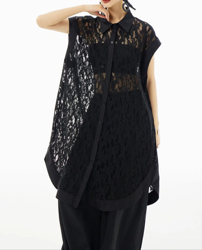 Robe tunique fluide et ample pour soirée ou événement spécial, style moderne et audacieux