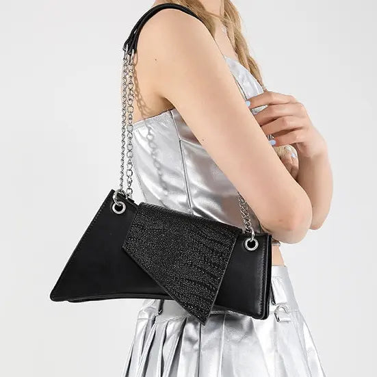 Sac femme chaîne métallique noir style urbain moderne SecretBombe