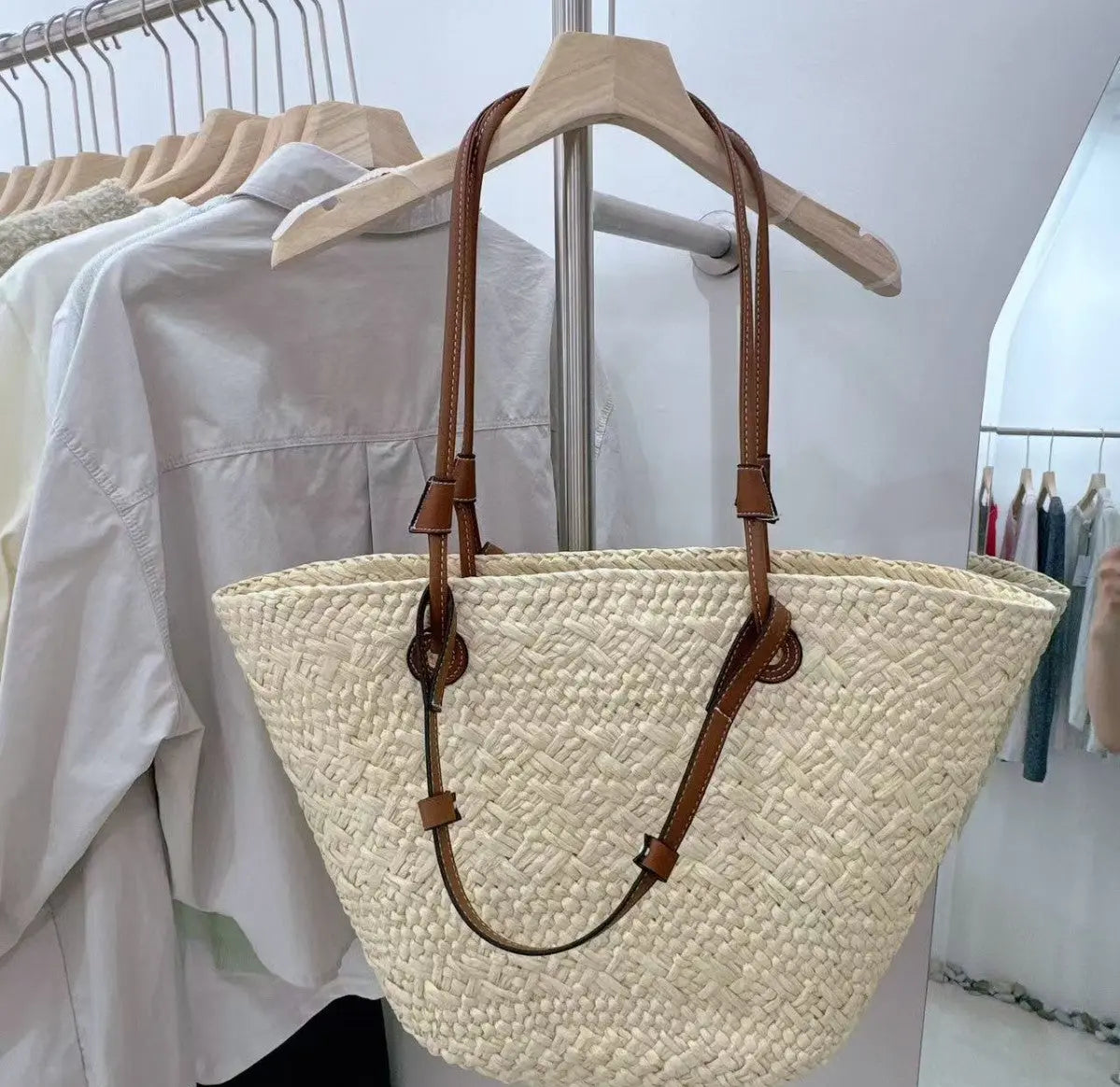 Le Sac Cabas Tressé  Naturel Et Élégant Pour L’Été