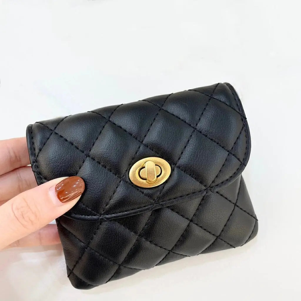 "Sac-ceinture minimaliste en cuir végan, pratique et élégant"