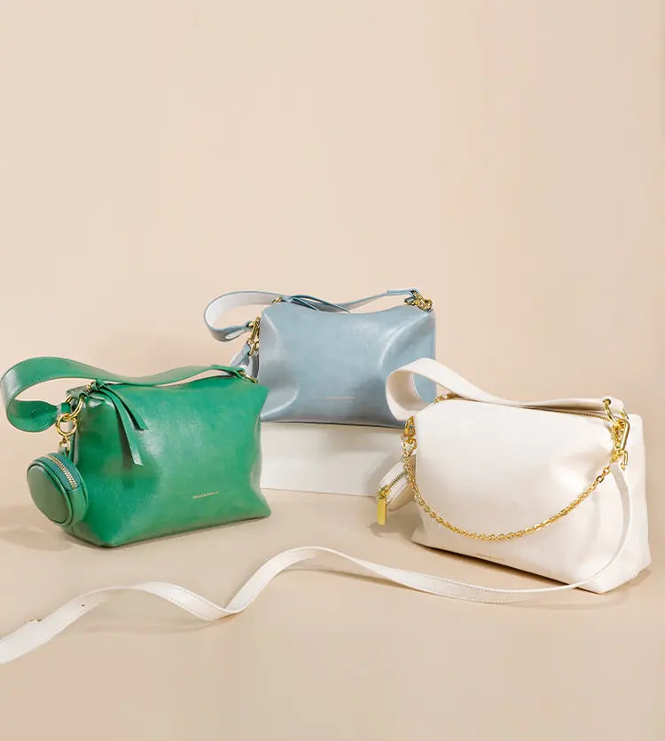 Sac cuir horizontal pour femme, rangement optimisé pour documents et smartphone"