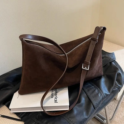 Sac carré horizontal en daim avec couture apparente tendance