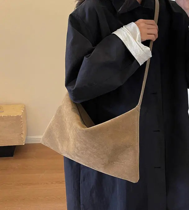 Sac en daim femme pour usage quotidien, chic et stylé