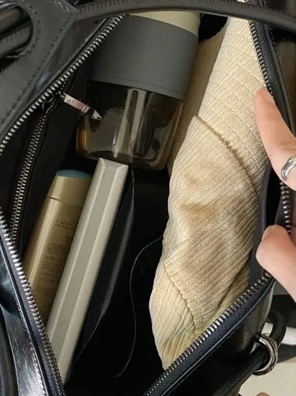 "Sac à main femme forme valise, usage quotidien"