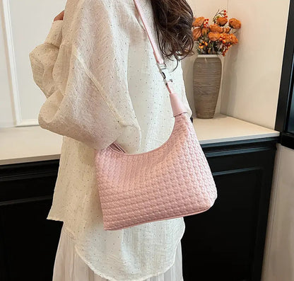 Sac seau moderne femme, souple et confortable à porter