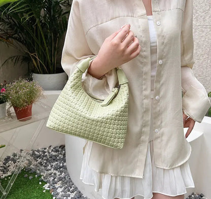 Sac seau femme style urbain, pratique et élégant