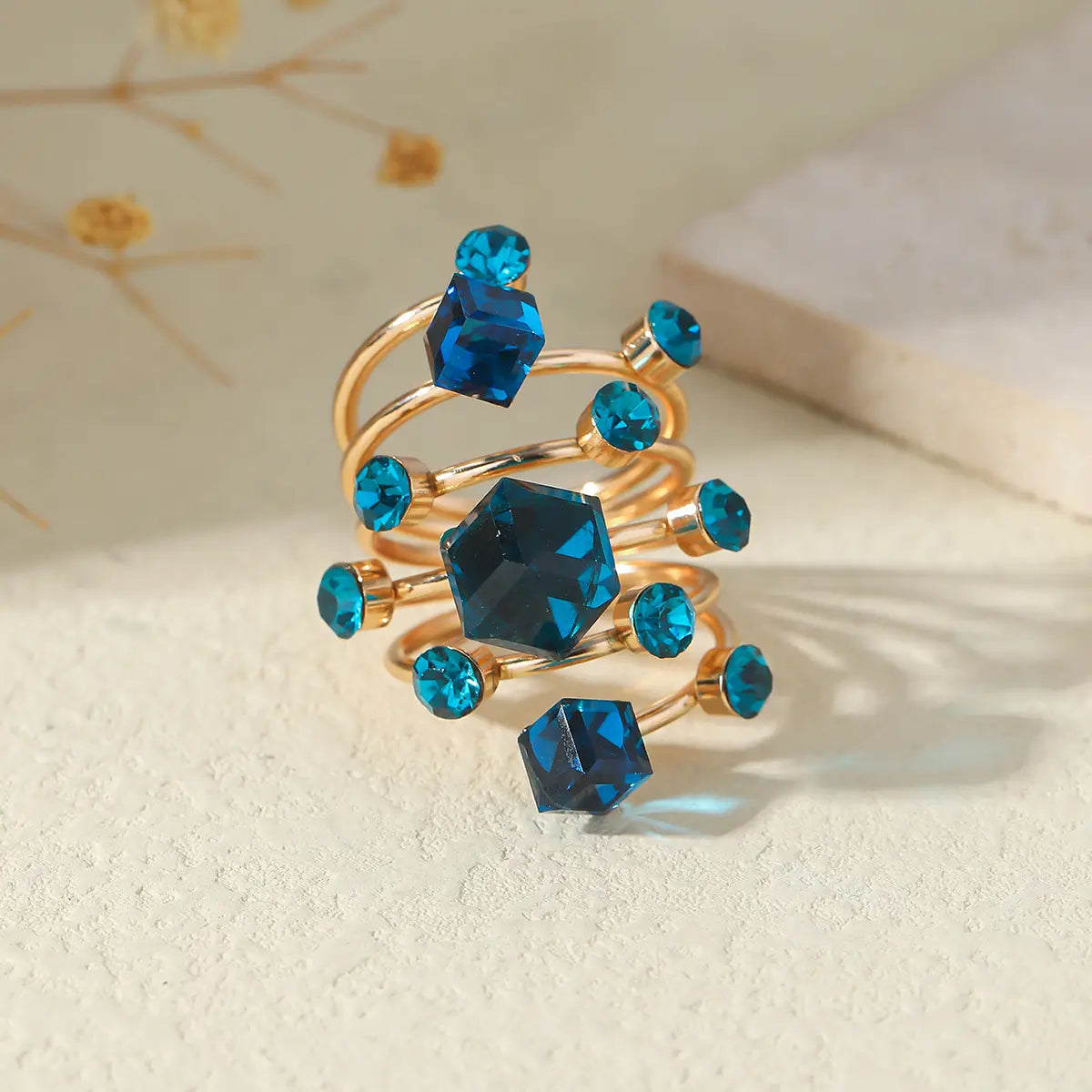 Bague dorée femme look chic accessoire mode tendance SecretBombe