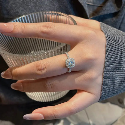 Bague élégante femme pierre centrale brillante SecretBombe