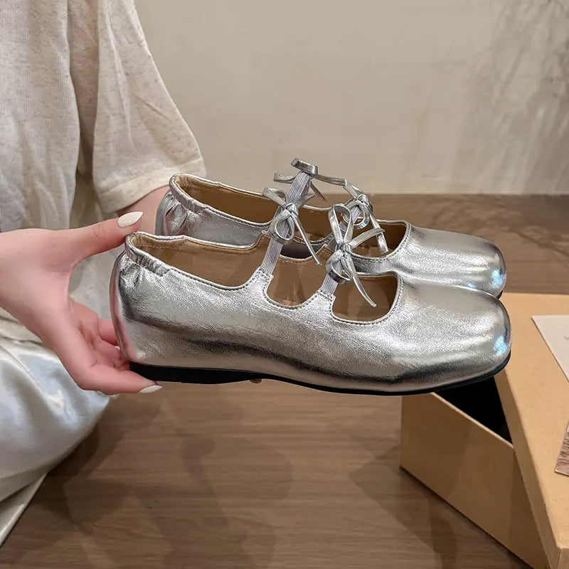 Ballerines métallisées argentées au style élégant – SecretBombe