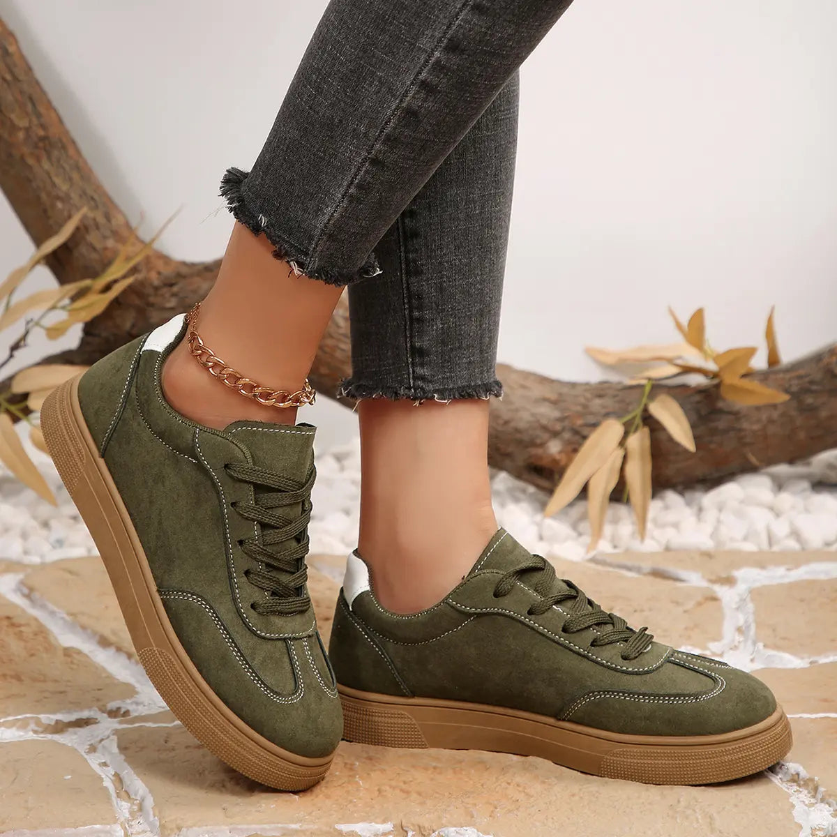 sneakers femme vert marron cuir vegan effet suede SecretBombe