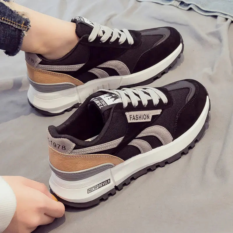 Baskets femme sport chic noir et beige modernes SecretBombe