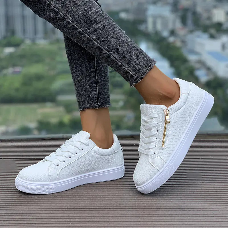 SecretBombe baskets femme noires avec zip doré et semelle blanche antidérapante