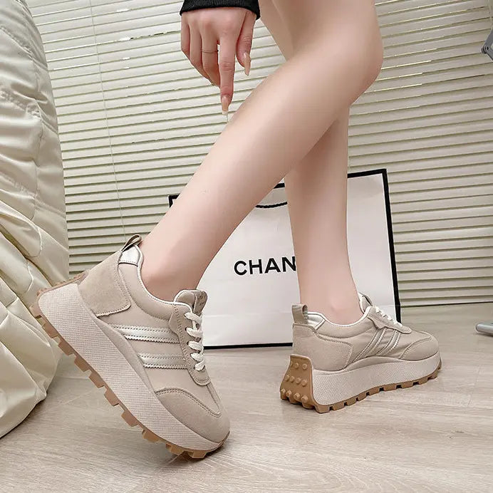 baskets rétro femme beige vue latérale design tendance SecretBombe