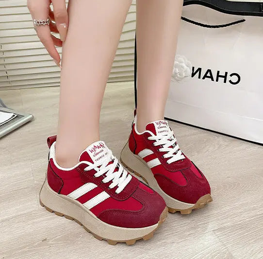 baskets rétro femme rouges style streetwear moderne SecretBombe