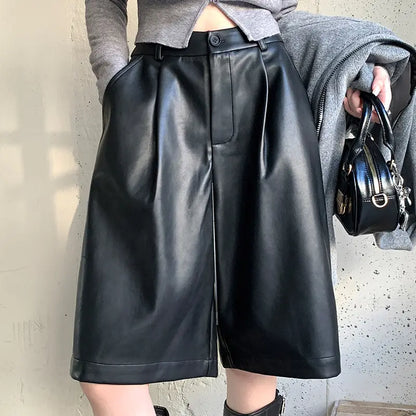Bermuda large cuir vegan noir SecretBombe coupe ample mi-mollet tendance