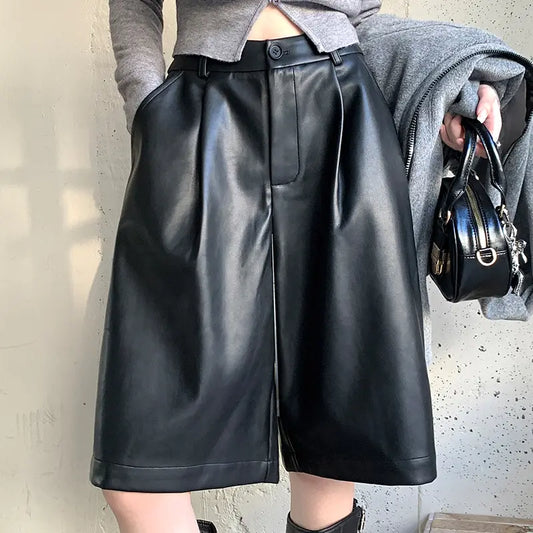 Bermuda large cuir vegan noir SecretBombe coupe ample mi-mollet tendance