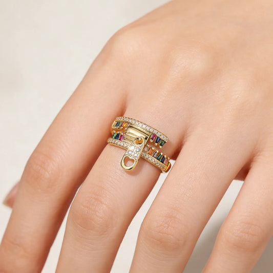 Bague femme dorée ajustable avec zircon coloré design chic SecretBombe