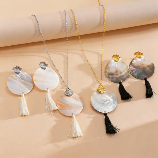 Ensemble bijou femme collier et boucles d’oreilles nacrées avec pampilles SecretBombe