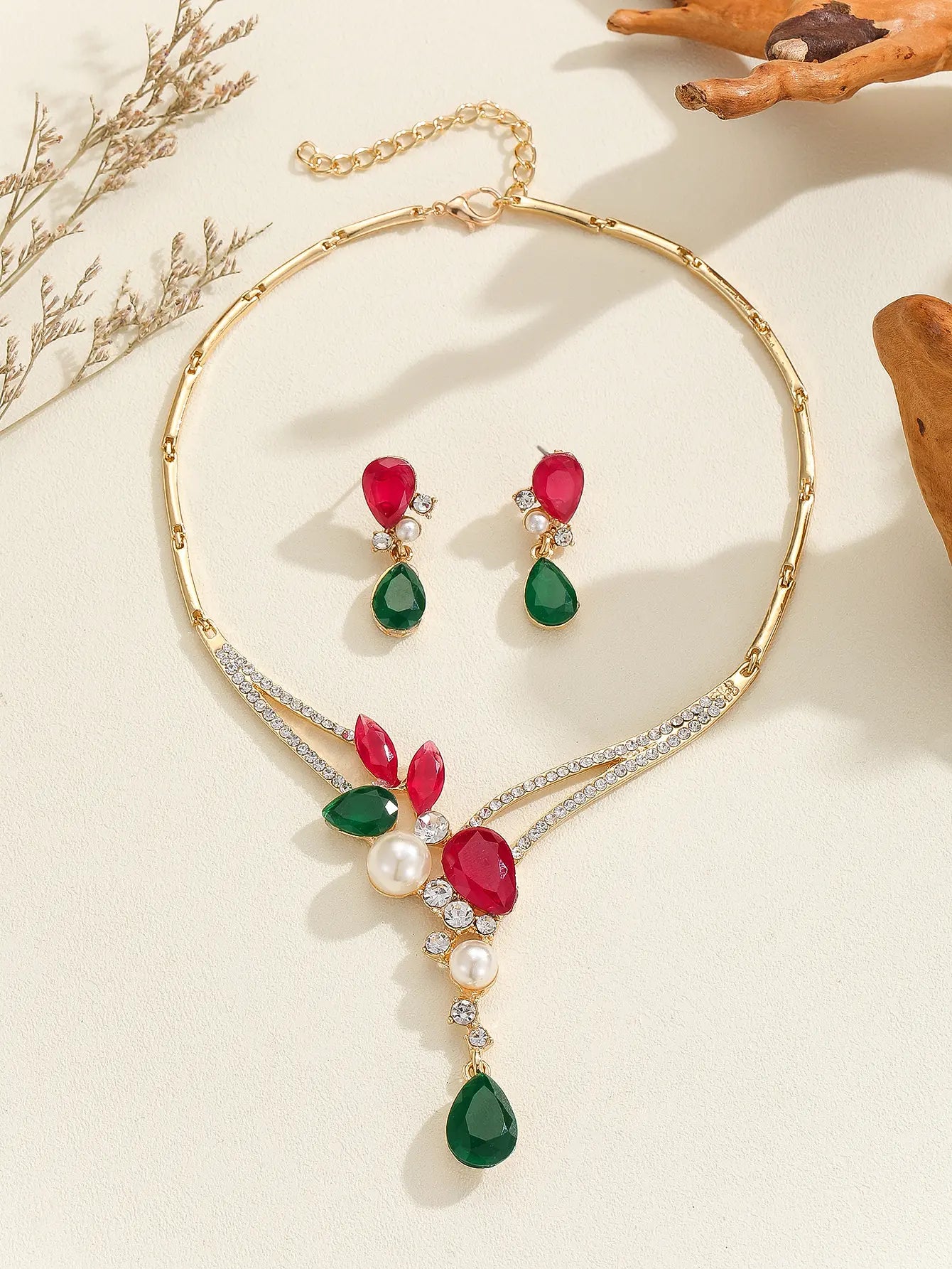Collier femme doré avec perles style chic SecretBombe