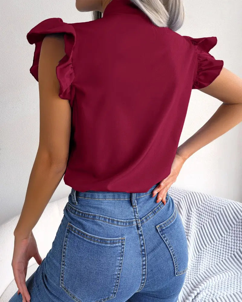 Chemisier femme bordeaux avec nœud lavallière et manches volantées SecretBombe