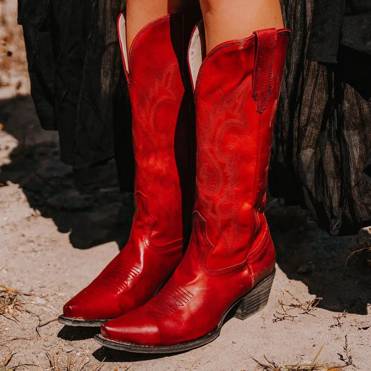 Bottes western rouge pour femme vues de profil SecretBombe