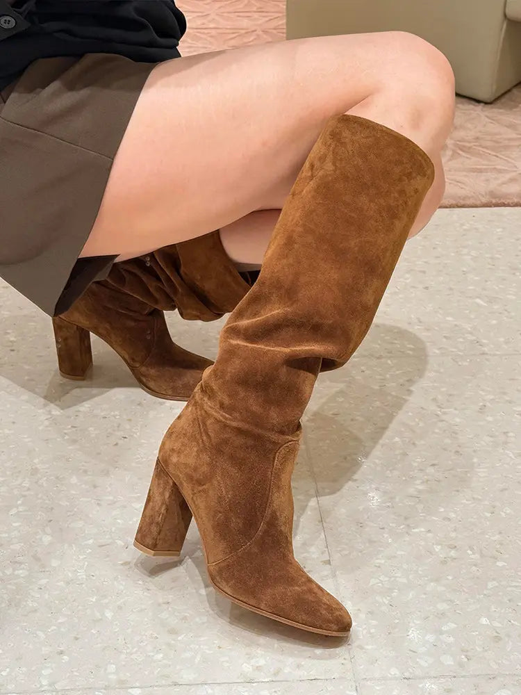 Bottes femme suédine SecretBombe look chic et moderne