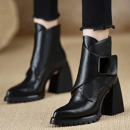 Bottines femme SecretBombe noires à talon plateforme avec boucle métallique style chic