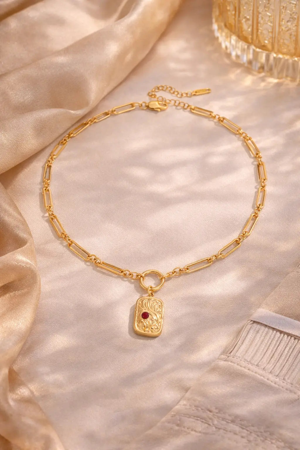 Set bijoux femme chaîne élégante avec pendentif moderne SecretBombe