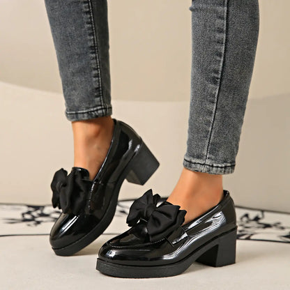 : Mocassins femme à bout rond vernis roses avec talon épais noir