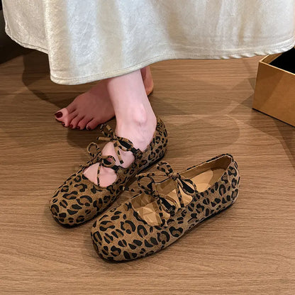 Babies léopard pour femme avec trois nœuds décoratifs – SecretBombe