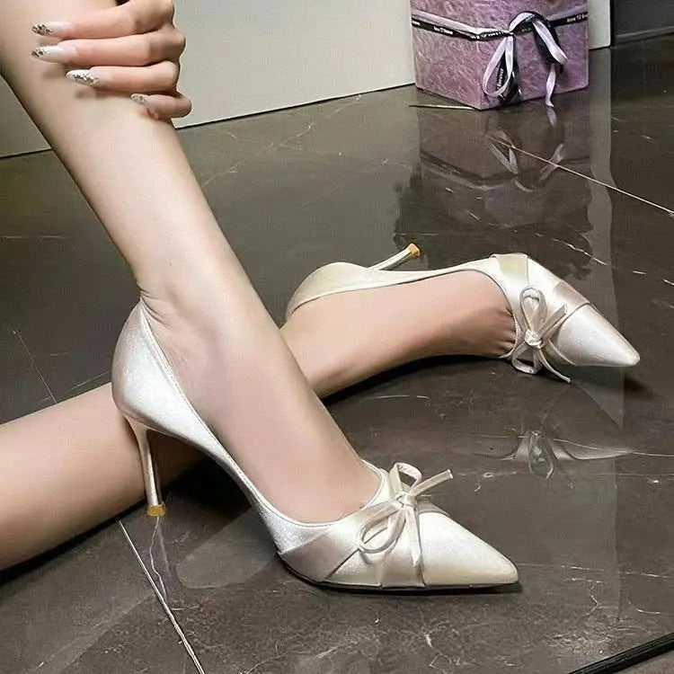 chaussures femme satin élégantes pointues