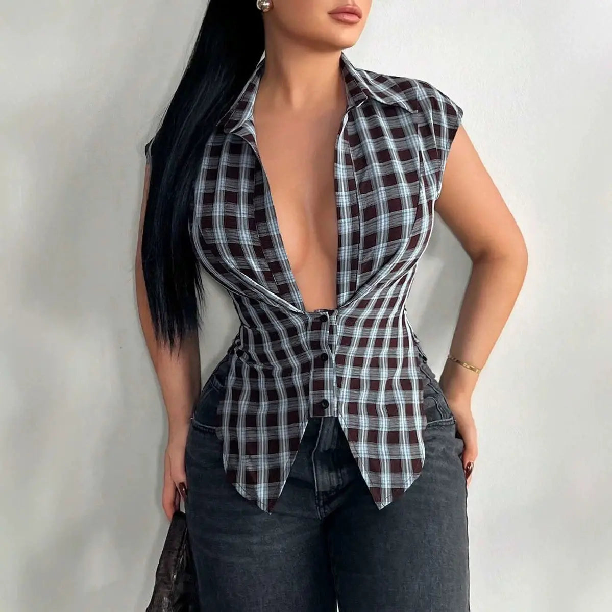 Chemise femme à carreaux bleu avec décolleté V – SecretBombe