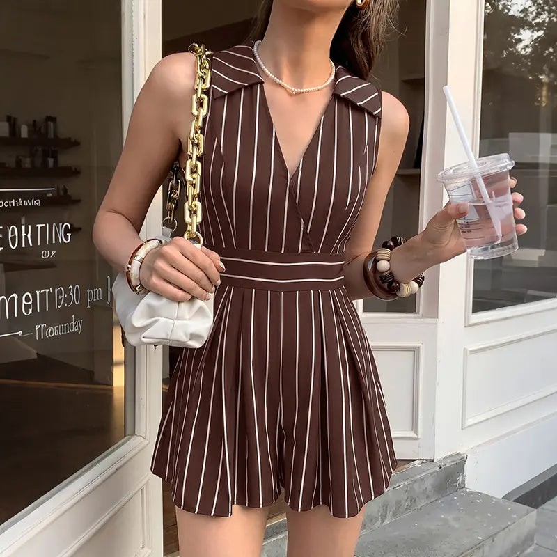 SecretBombe combishort sans manches marron rayé avec taille marquée.