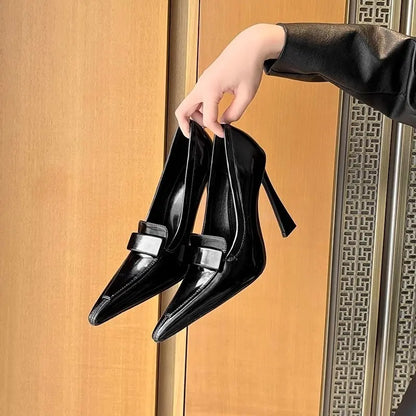 Escarpins noir SecretBombe avec bout pointu, look sophistiqué et élégant