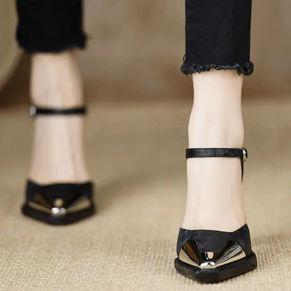 Talons femme élégants avec bride et design moderne SecretBombe